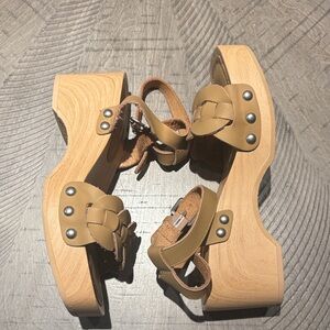 Splendid Tan Wooden Platform Sandals